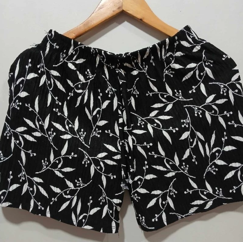 Basic Bark Crepe Short 1